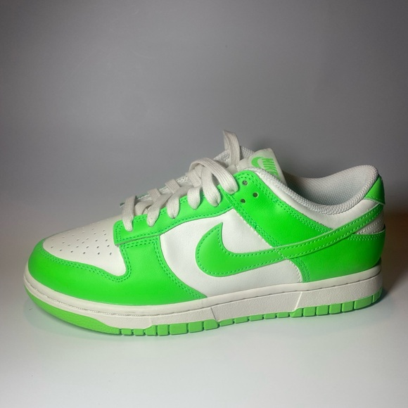 Nike Men's Green and White Athletic Shoes - Picture 3 of 10